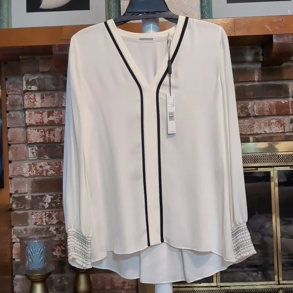 Elie Tahari Silk Vneck Ivory and Black Blouse Ladies Size Small